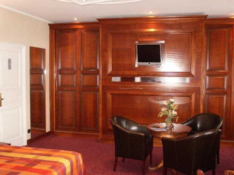 Logis Hotel Borel Дюнкерк Экстерьер фото